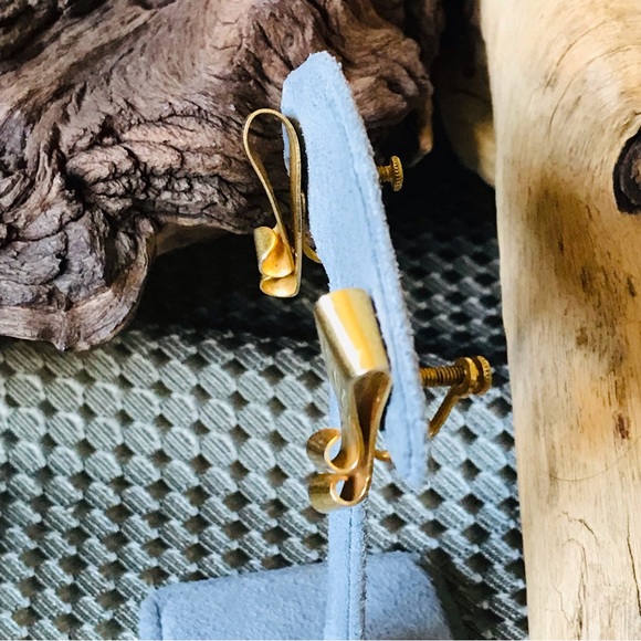 Vintage MCM Costume Gold Tone Geometric Shape Screw Back 1” Earrings - Picture 5 of 12